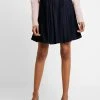 Samsøe Samsøe ALSOP SHORT SKIRT - Jupe trapèze Women -Samsøe Soldes 0c668063fc3b4450aba6d67478455a17