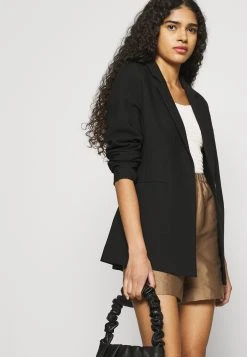 Samsøe Samsøe LAURY - Short Women -Samsøe Soldes 1e7696f68ce342f0ac3900c79163b942