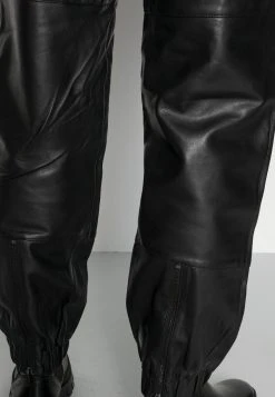 Samsøe Samsøe ANAIS TROUSERS - Pantalon en cuir Women -Samsøe Soldes 292b888d8e1b4ce682edbfb0681f8698