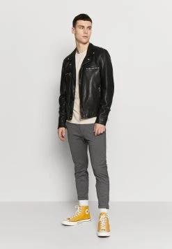 France Samsøe Samsøe Soldes 2022 -Samsøe Soldes 3fe8ff9d856f4c43ad3cb7533e92173b