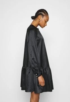 Samsøe Samsøe STAR DRESS - Robe de jour Women -Samsøe Soldes 4f0a7cd659f74ec68051fc2f14998beb