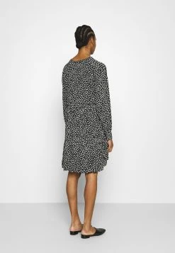 Samsøe Samsøe MORI SHORT DRESS - Robe de jour Women -Samsøe Soldes 6a406fb318fa4fa3accde53fc3f8ac29