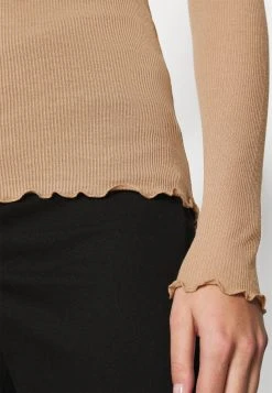 Samsøe Samsøe NELLI - T-shirt à manches longues Women 16 Samsøe Samsøe NELLI - T-shirt à manches longues Women -Samsøe Soldes 97427069d7764d678e00d352a3730c79