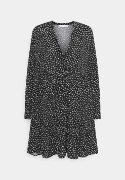 Samsøe Samsøe MORI SHORT DRESS - Robe de jour Women -Samsøe Soldes aaa10d5fd8d34ab5ac7c78b8a2903516