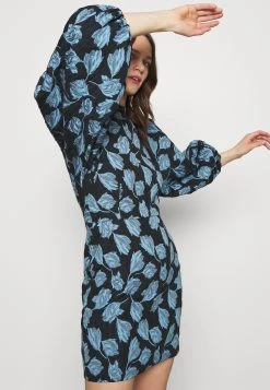 Samsøe Samsøe HARRIET SHORT DRESS - Robe de jour Women -Samsøe Soldes b1038fd842fa4aa59f5ffc4ee37b772e