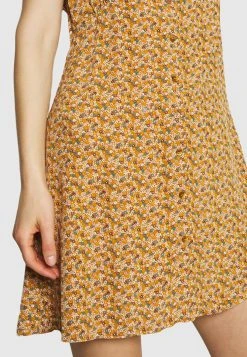 Samsøe Samsøe VALERIE SHORT DRESS - Robe de jour Women -Samsøe Soldes b45a242d4e63460ead77c7ac83af92a0