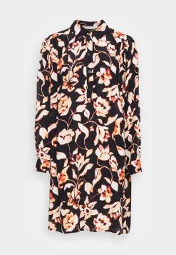 Samsøe Samsøe GILIAN DRESS - Robe de jour Women 10 Samsøe Samsøe GILIAN DRESS - Robe de jour Women -Samsøe Soldes cb2eb82b17a14627b0605cf7aecd6a23