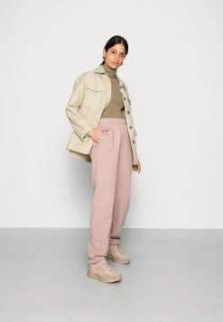 Samsøe Samsøe ELIANA TROUSERS - Pantalon de survêtement Women 9 Samsøe Samsøe ELIANA TROUSERS - Pantalon de survêtement Women -Samsøe Soldes d07fe1d64bb646ed825a1f6bd2072e5f