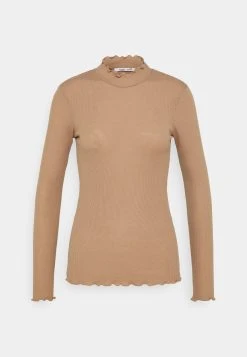 Samsøe Samsøe NELLI - T-shirt à manches longues Women 15 Samsøe Samsøe NELLI - T-shirt à manches longues Women -Samsøe Soldes d9a0434636ff4bcaaedf41836d1cc5c3