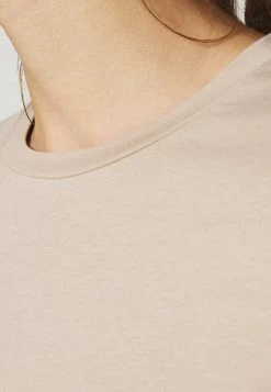 Samsøe Samsøe ESTER - T-shirt basique Women -Samsøe Soldes dc93607fd0354e068ad0162b04946bb3