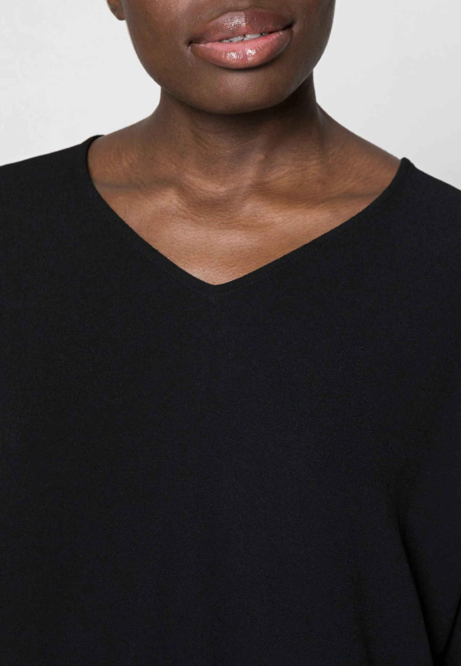 Samsøe Samsøe MAINS V NECK - Blouse Women 7 Samsøe Samsøe MAINS V NECK - Blouse Women – Image 5